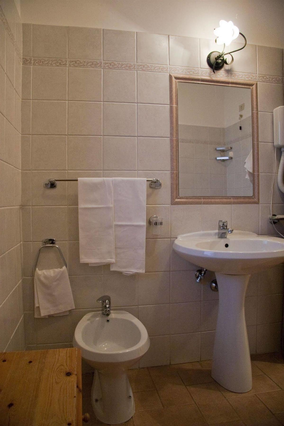 Lh Albergo Il Paradiso Pescasseroli Exteriör bild