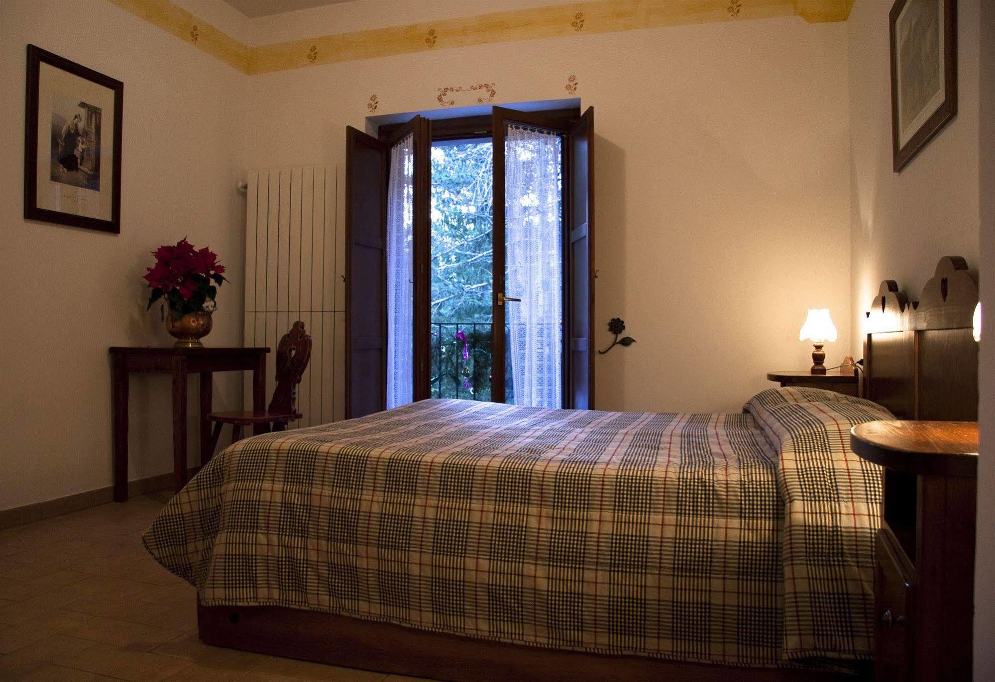 Lh Albergo Il Paradiso Pescasseroli Exteriör bild