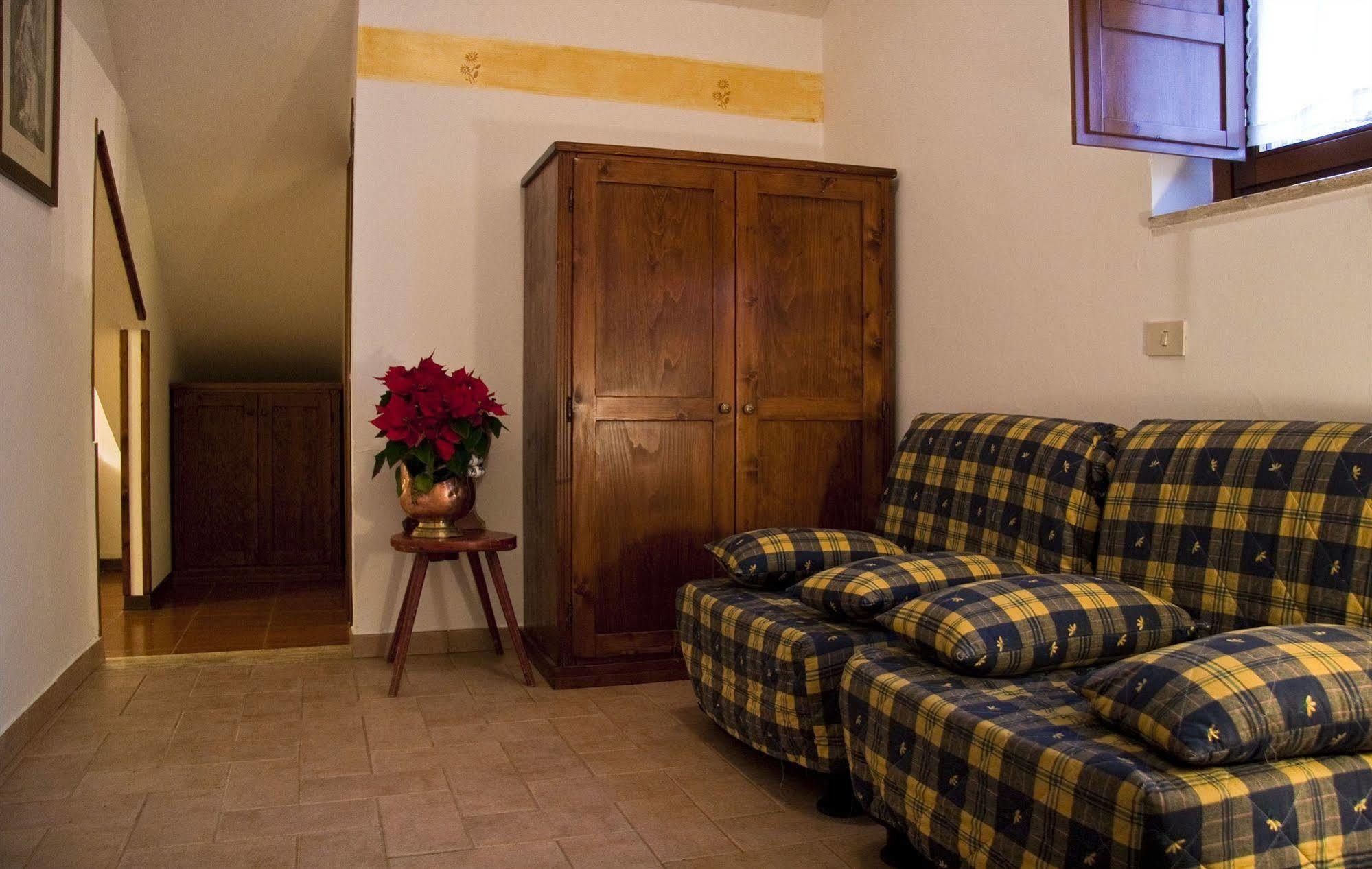 Lh Albergo Il Paradiso Pescasseroli Exteriör bild
